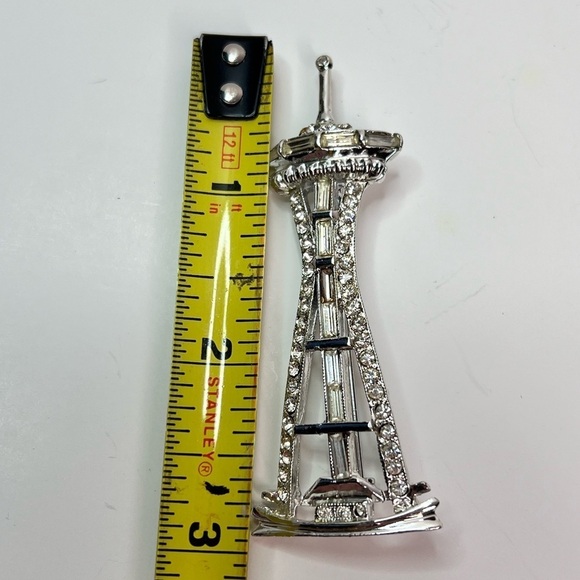 Vintage Silver Rhinestone Seattle Space Needle Brooch Pin G & A Century - Picture 4 of 5